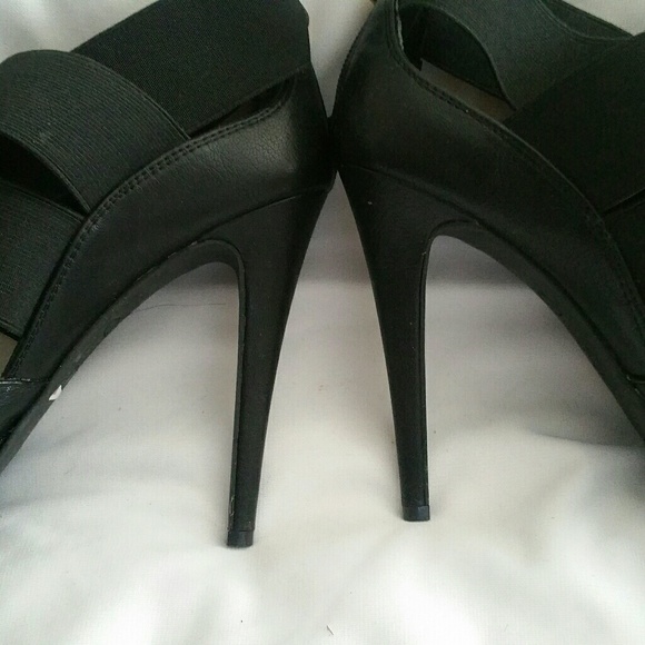 Heels - Picture 2 of 5